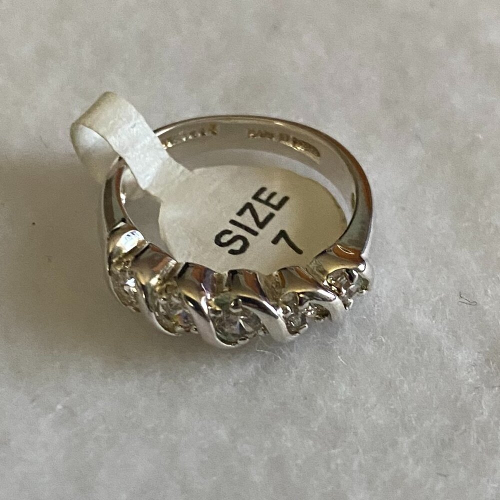 Ring - Picture 3 of 3